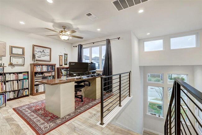 Building Photo - 9720 Evening Canopy Dr