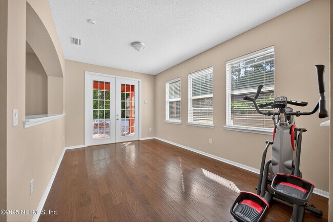 Building Photo - 13725 Devan Lee Dr N