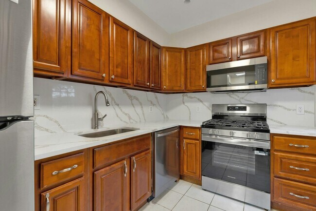 Building Photo - 590 Palisade Ave