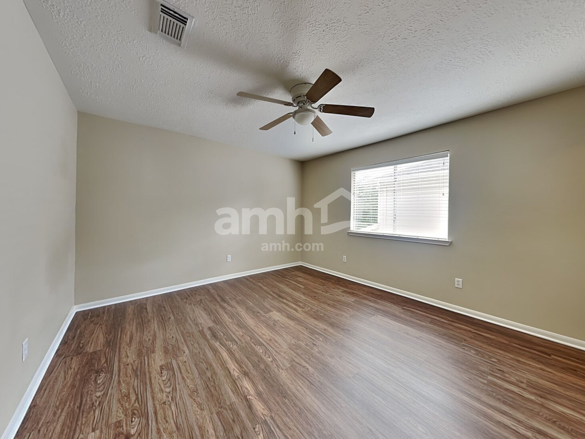 Building Photo - 3631 Windmoor Dr