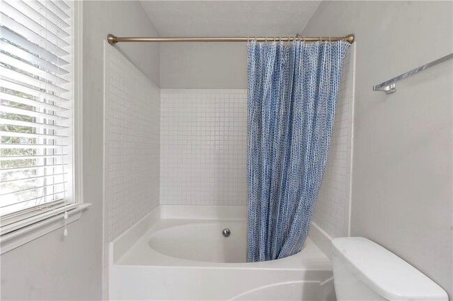 Building Photo - 2452 Inverloch Cir