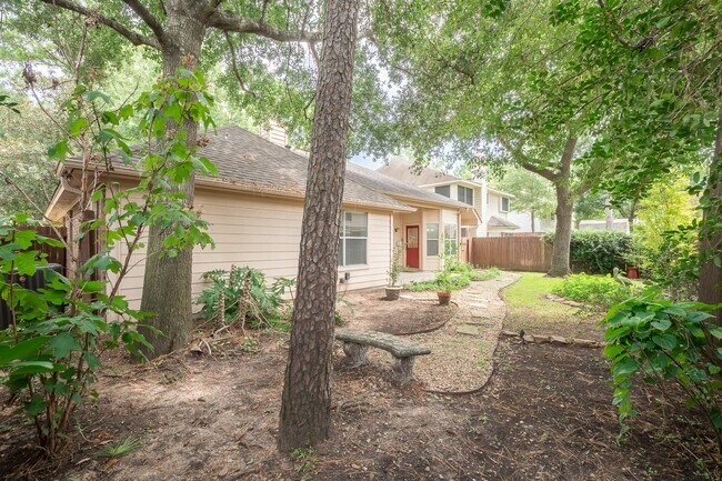 Building Photo - 16015 Lausanne Dr