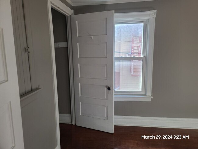 Building Photo - 19 E North St