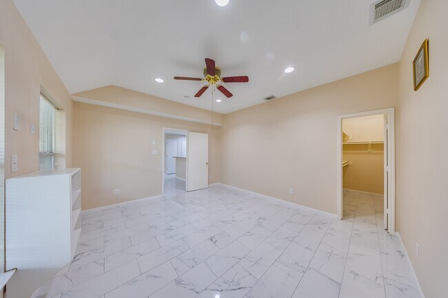 Building Photo - 6515 Autumn Thistle Dr