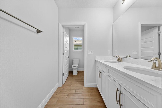 Building Photo - 15537 Mango Isle St