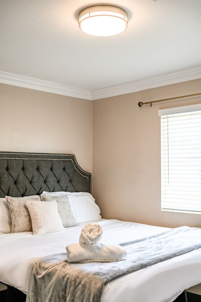 Building Photo - Fully Furnished 2BR Home with Crib — Mid-T...