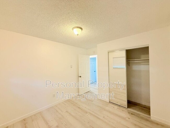 Building Photo - 7415 NE 61st Ave