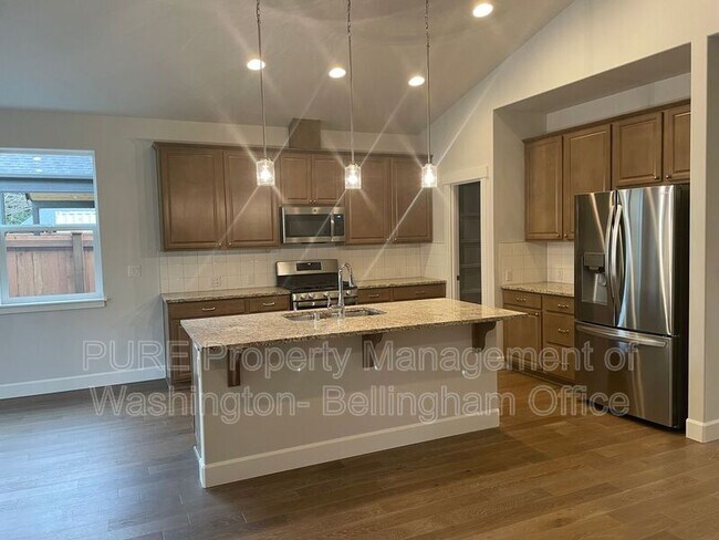 Building Photo - 1365 Wds Pt Lp