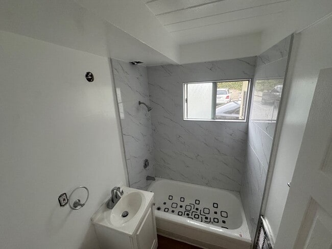 Floorplan - 5415-5469 San Vicente Blvd.