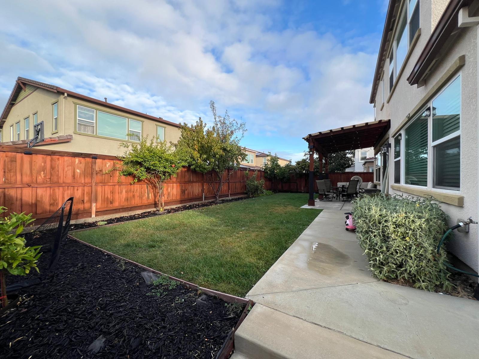 Building Photo - 2481 Azalea Ave