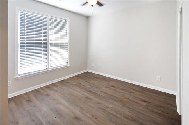 Building Photo - 258 Brookcliff Dr NE