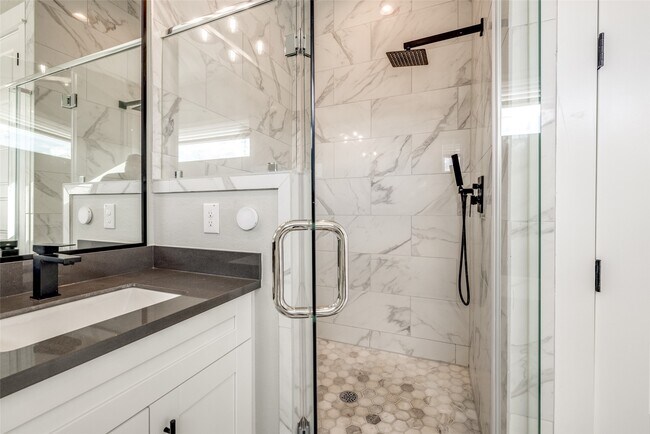 Building Photo - 4804 Gano St