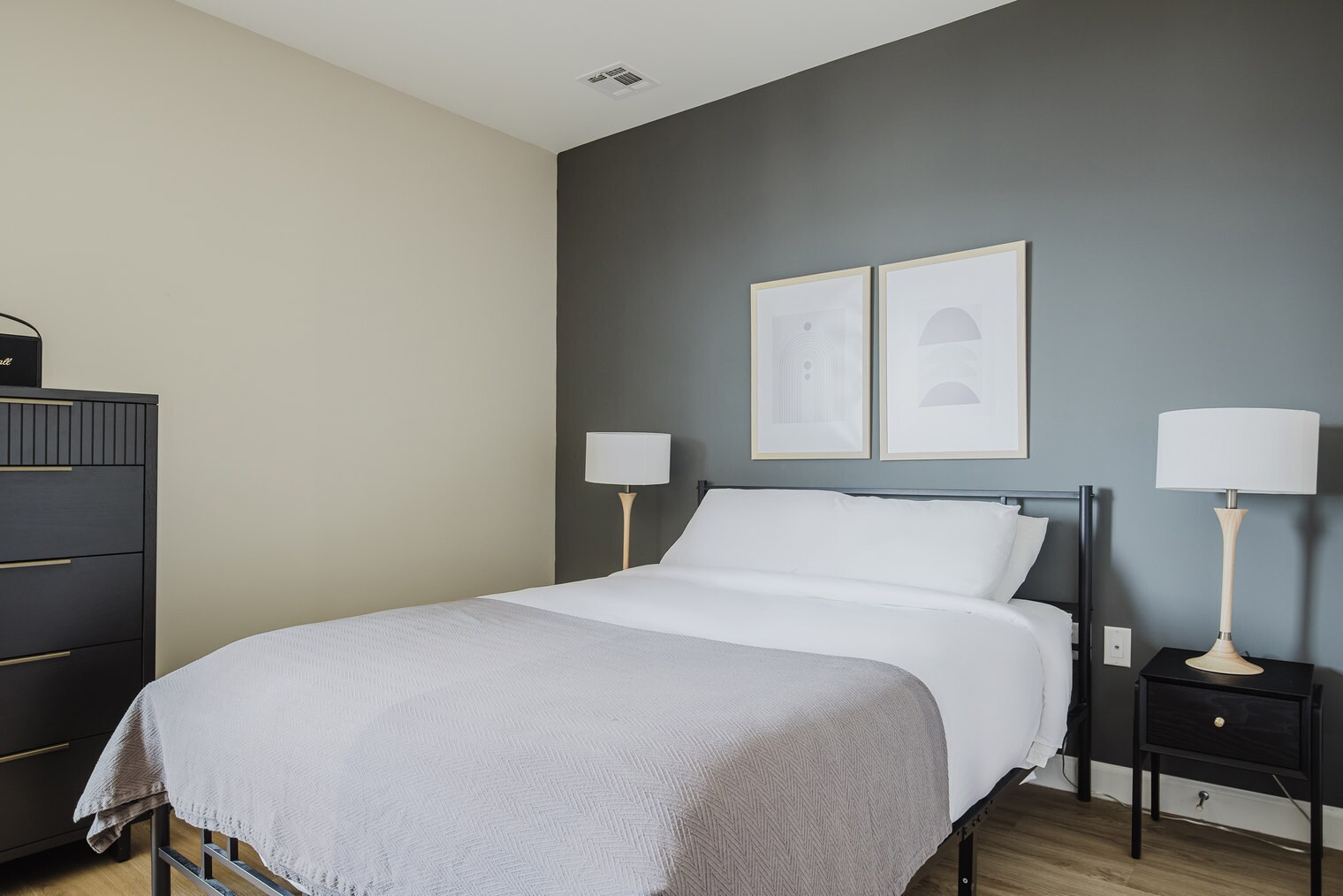 Building Photo - 21 Charles St