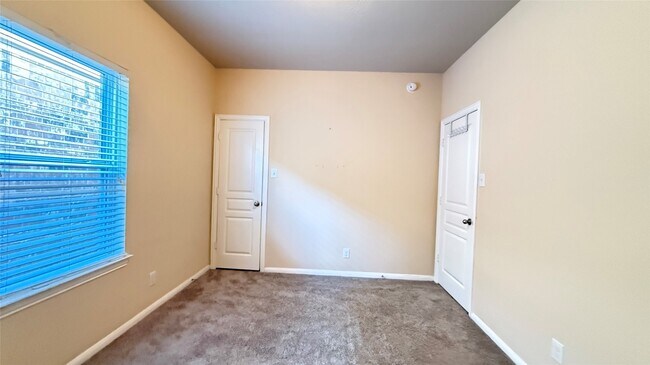 Building Photo - 8206 Malago Point Dr