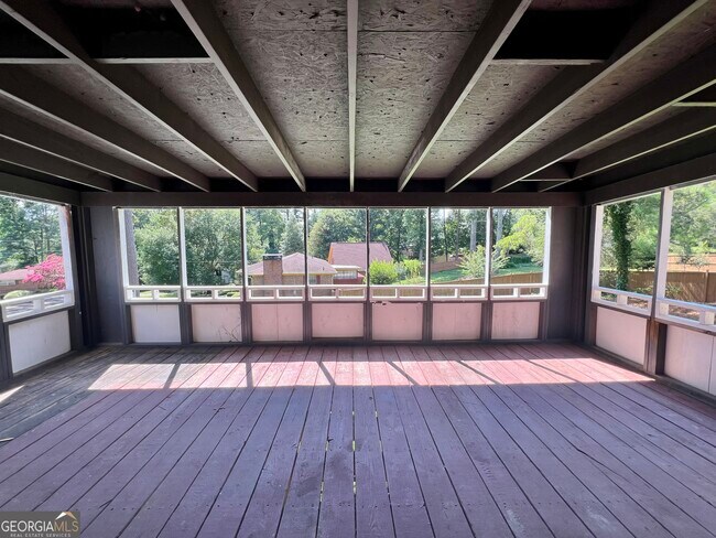 Building Photo - 6695 Courtney Dr
