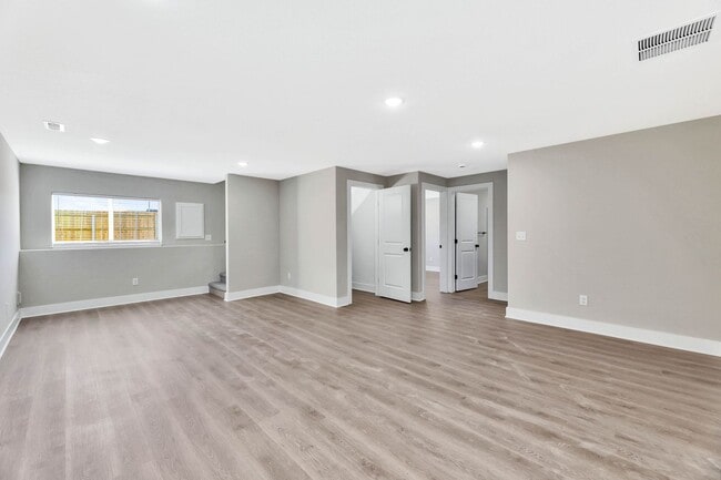 Building Photo - 5378 N Toben Dr