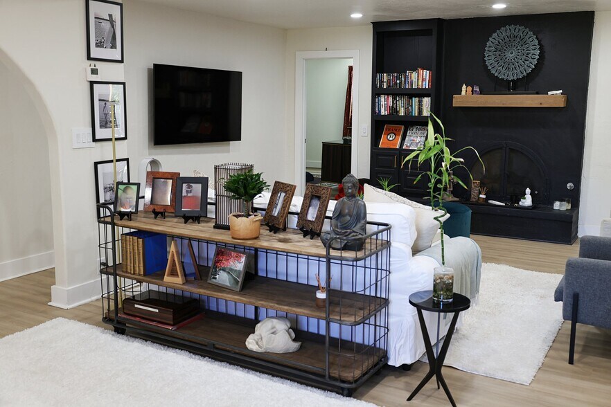 Building Photo - 8413 Tiffany Dr