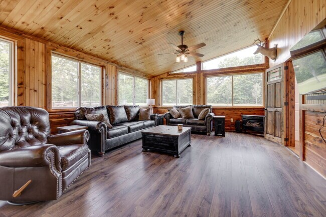 Building Photo - "Charming 2-Bedroom Furnished Retreat with Spacious Layout and 2.5 Baths in York, SC!"