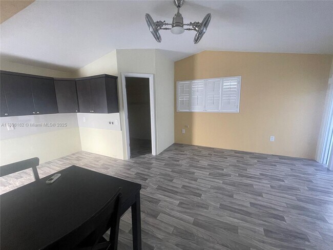 Building Photo - 8620 SW 87th Ave