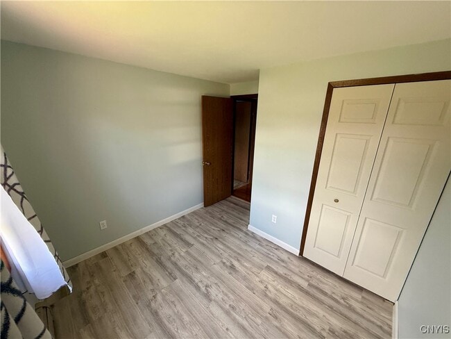 Building Photo - 8339 Zenith Dr