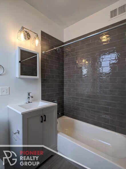 Building Photo - 3407 W Fullerton Ave