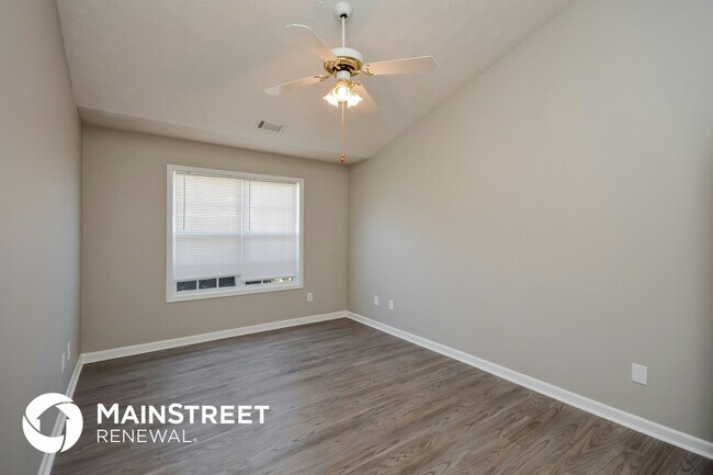 Building Photo - 645 Pebble Blvd