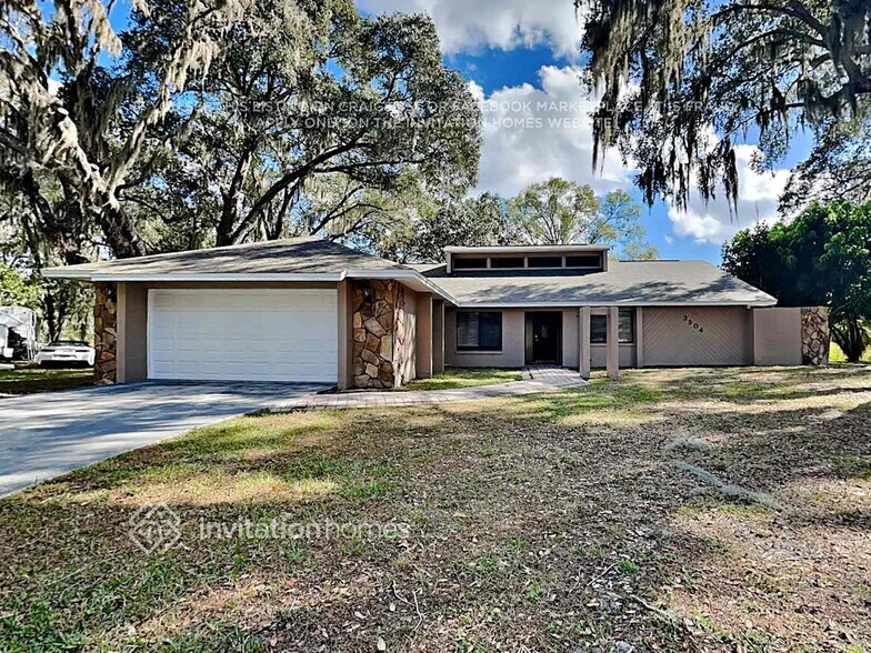 Primary Photo - 3904 Butternut Ct