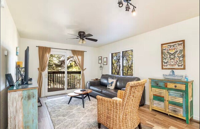 Building Photo - Country Club Comfort | 1BR Condo + W/D + Balcony