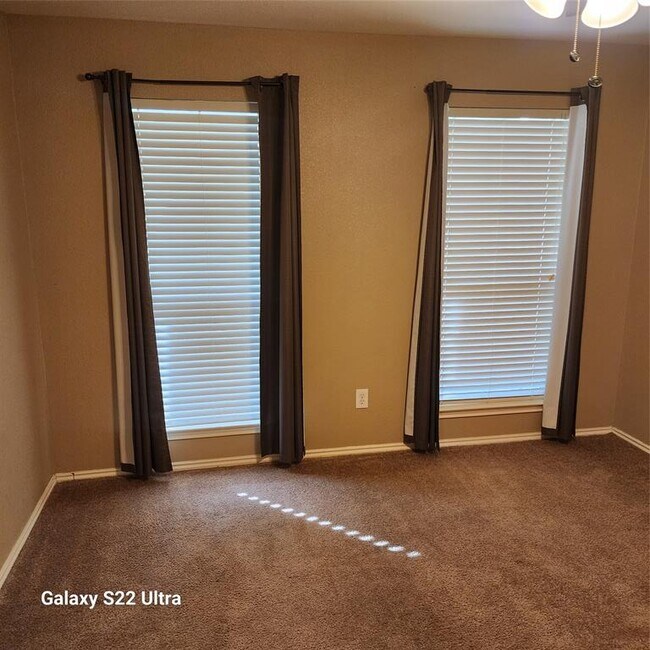 Building Photo - 2341 Bluffstone Dr