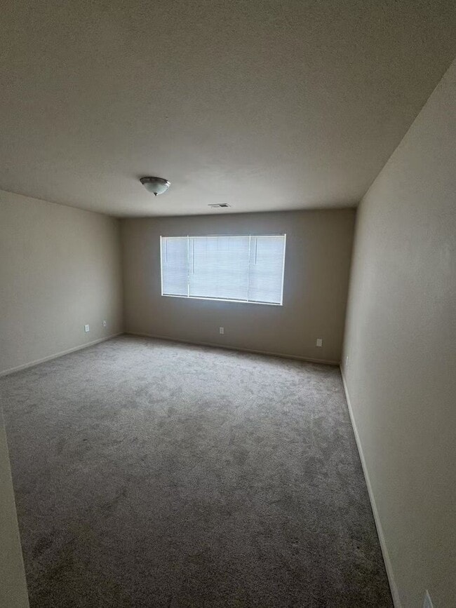 Building Photo - 3 Bed Single Family Home in Aurora
