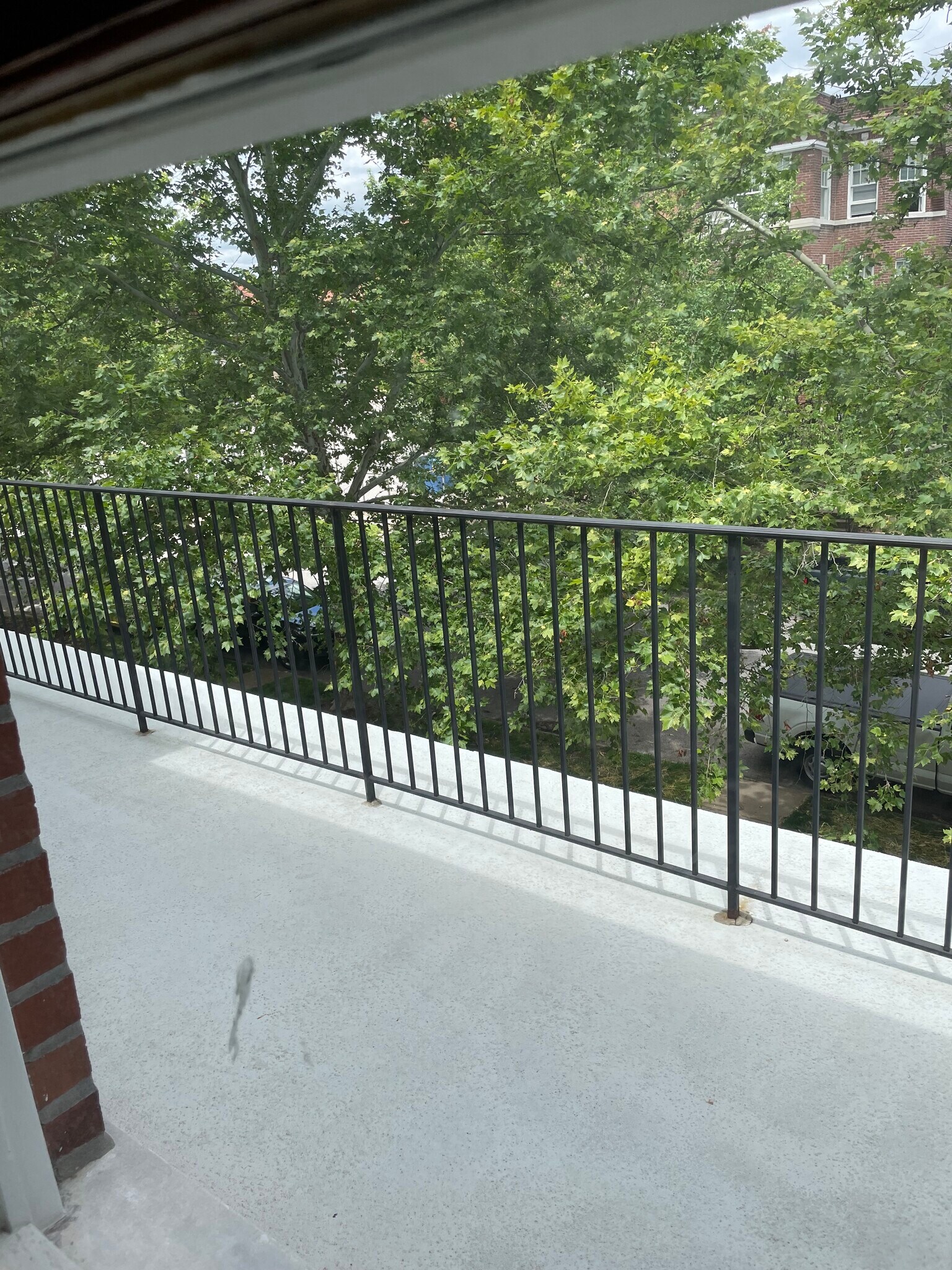 Front Patio (pic 2)) - 6042 Pershing Ave