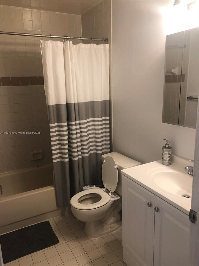 Building Photo - 1823 Meadows Cir W