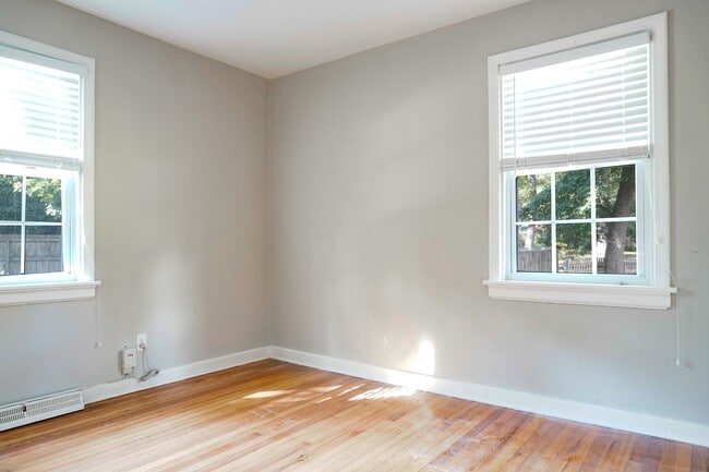 Building Photo - 1004 Baywood Ct