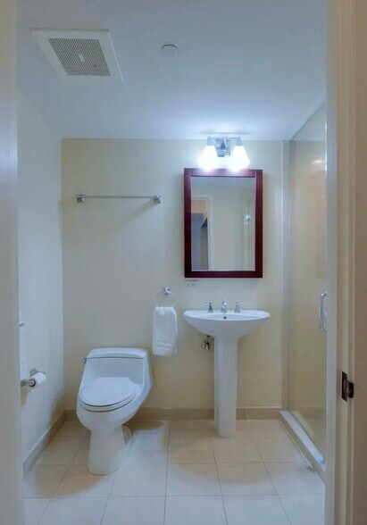 2nd bath with shower - 1551 Ala Wai Blvd
