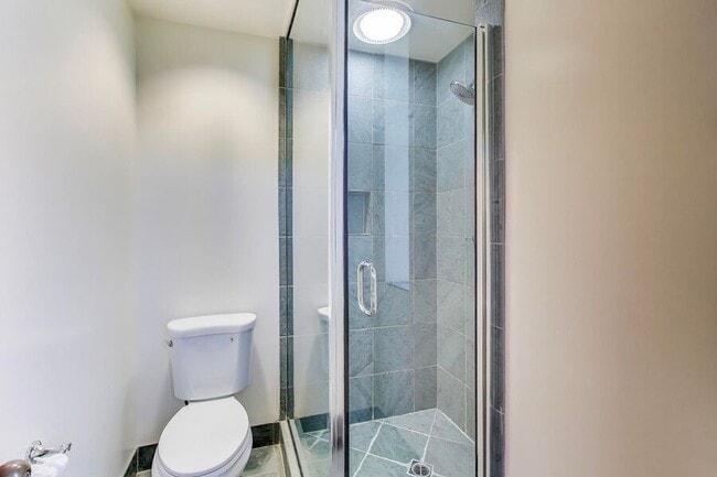 Building Photo - 28 Meadow Rd