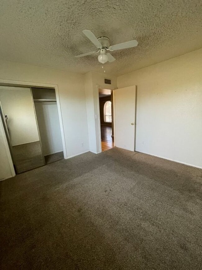Building Photo - 1150 N Wedgewood Cir