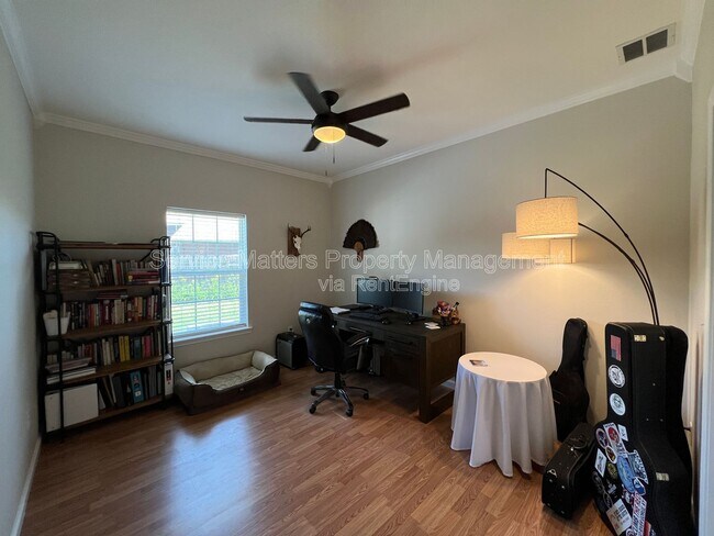 Building Photo - 3422 Festival Dr