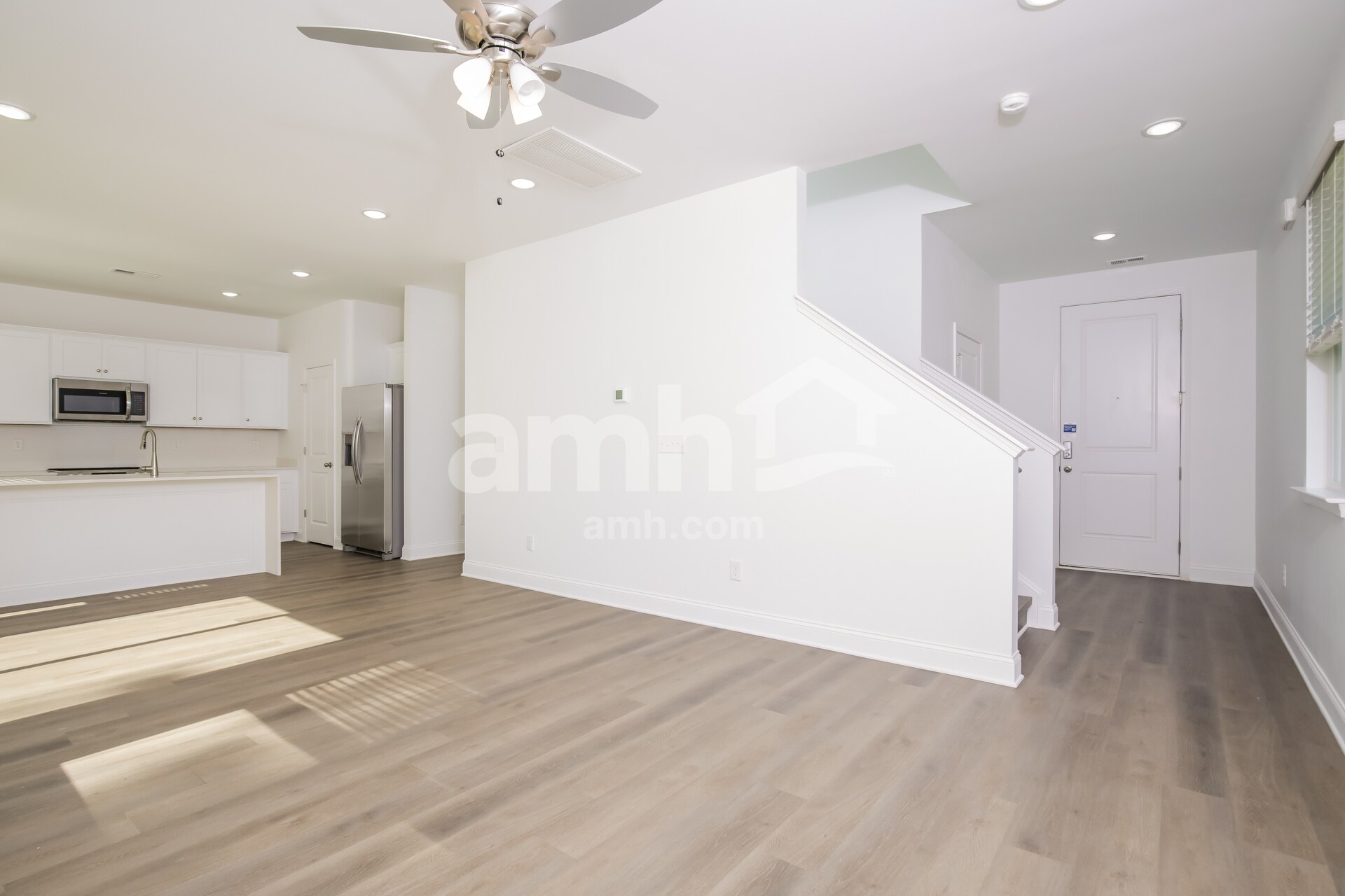 Building Photo - 1620 Scenic Crk Pl