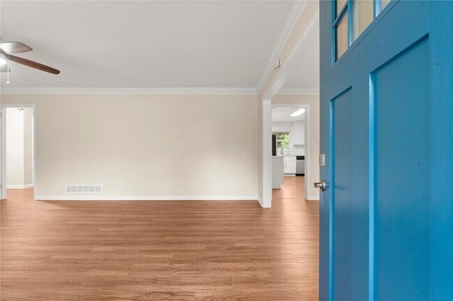 Building Photo - 174 Cromwell Rd NE