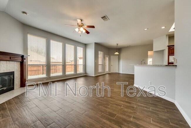 Building Photo - 4911 Lakeland Dr