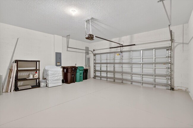 Building Photo - 10552 SW Toren Wy
