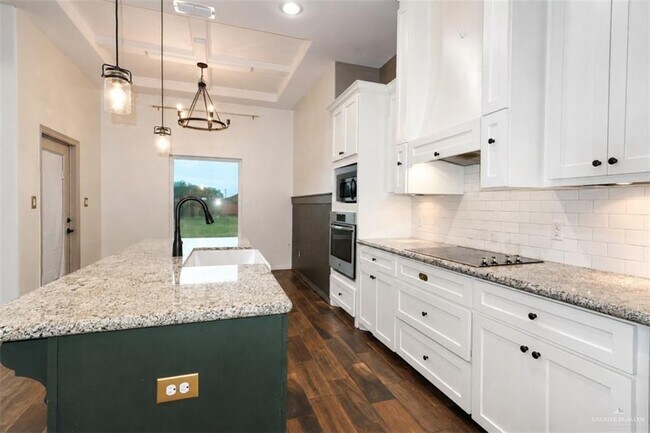 Building Photo - 5305 Ginko Dr