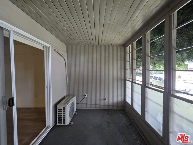 Building Photo - 11021 Missouri Ave