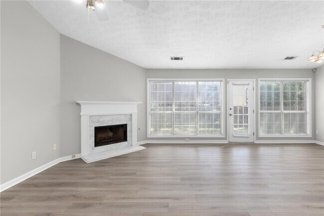 Building Photo - 2110 Racquet Club Cir NW