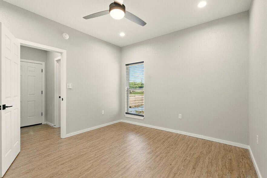 Building Photo - 7433 FM 603