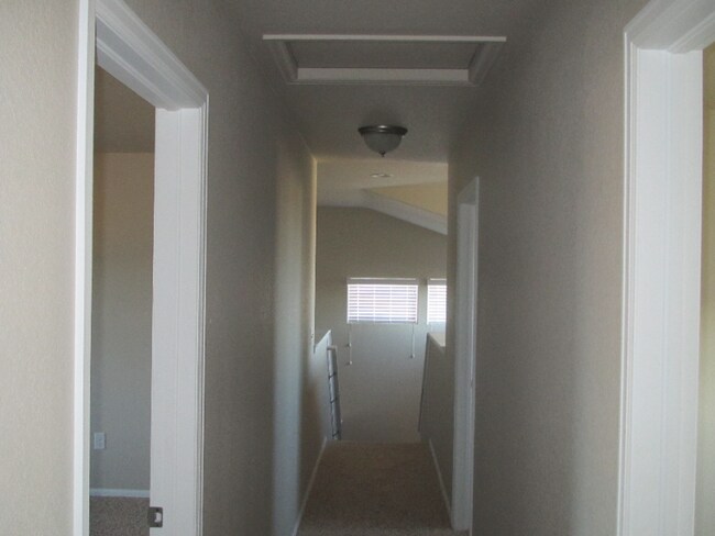 Building Photo - 427 Bow Creek Ln