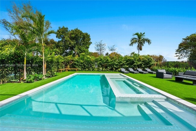 Building Photo - 245 NE 116th St