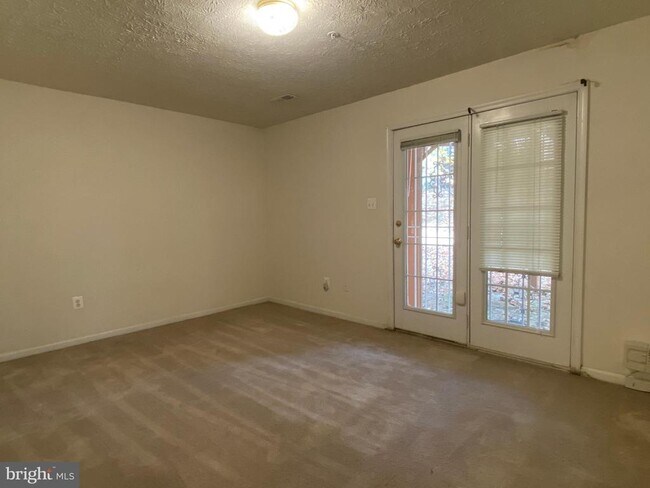 Building Photo - 9906 Doubletree Ln
