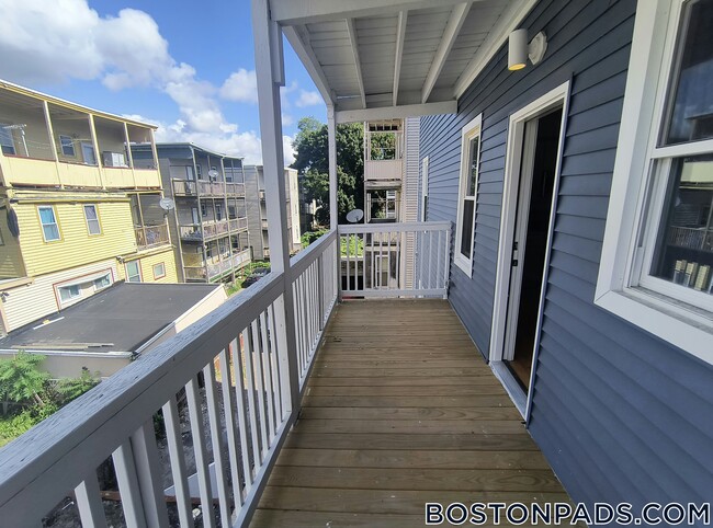 Building Photo - 17 Verrill St