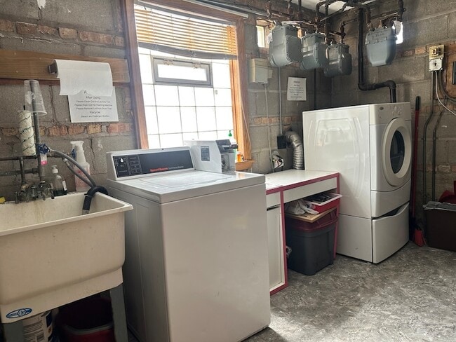 Building Photo - 3517 W 79th St